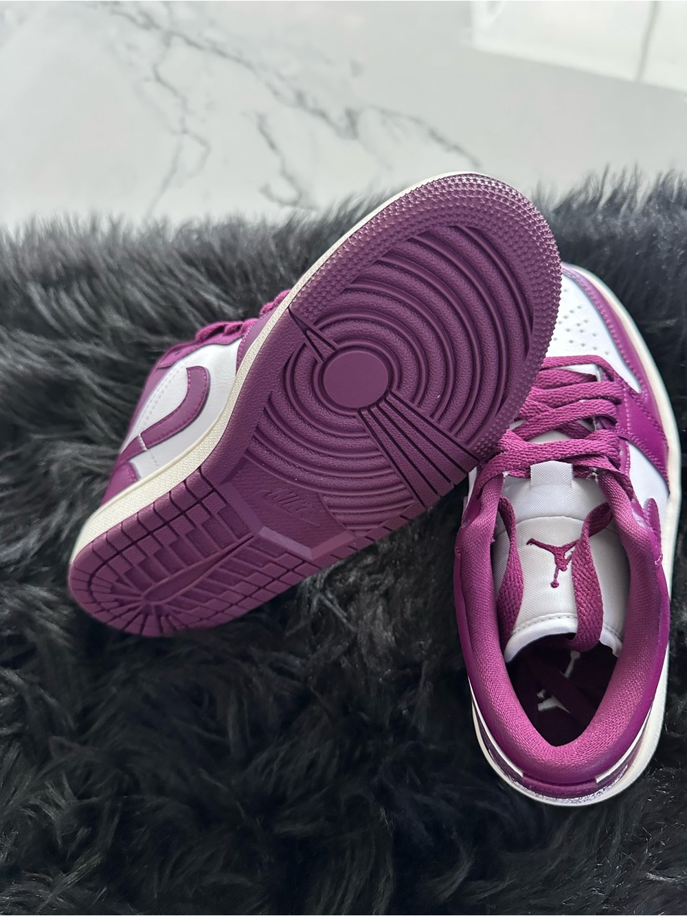 Air Jordan 1 Low - Picture 6 of 8